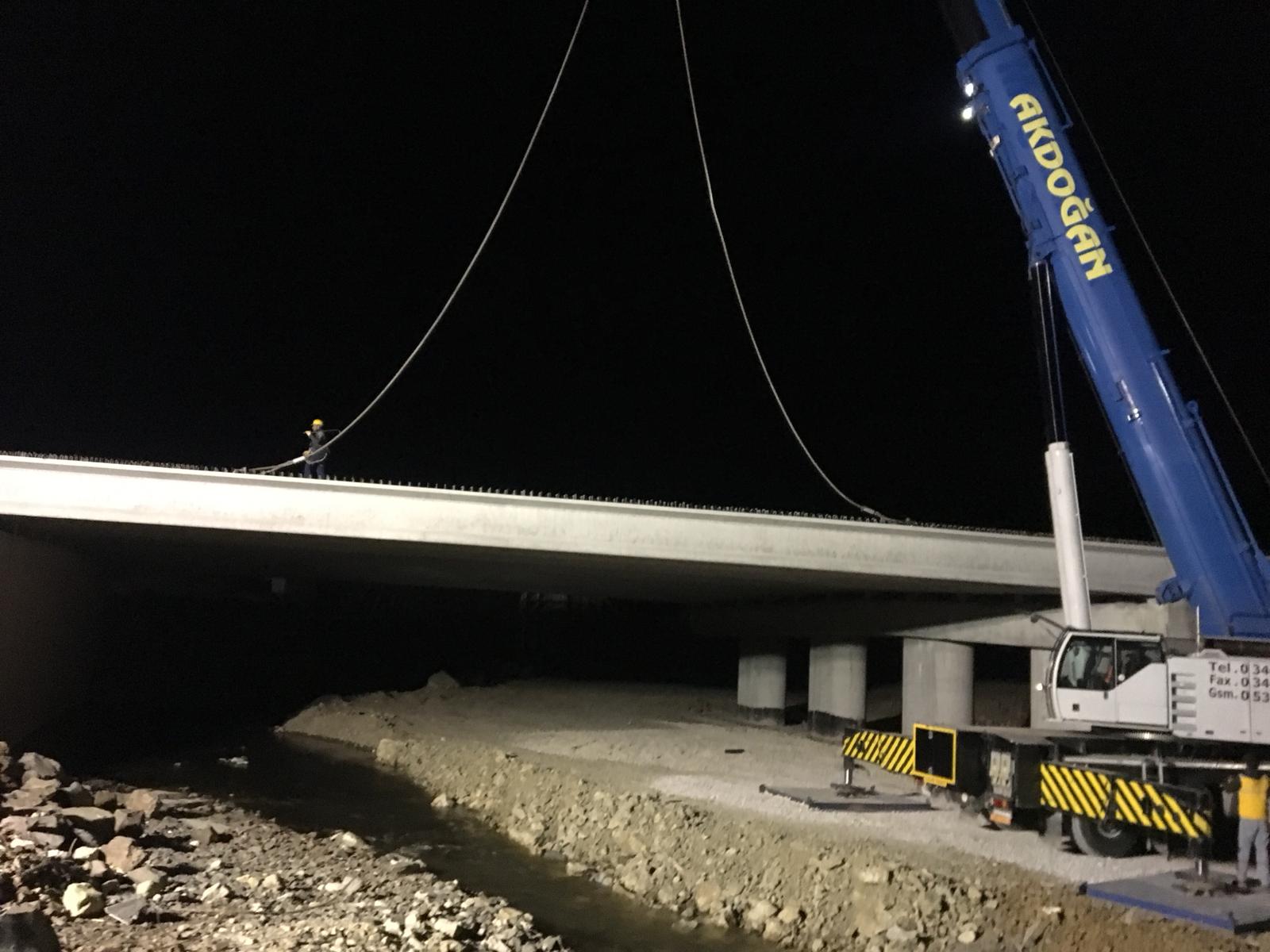 Niğde Otoyol Projesi   ( 150'LİK 320 Adet Öngermeli Kiriş İmalatı Ve Montajı )